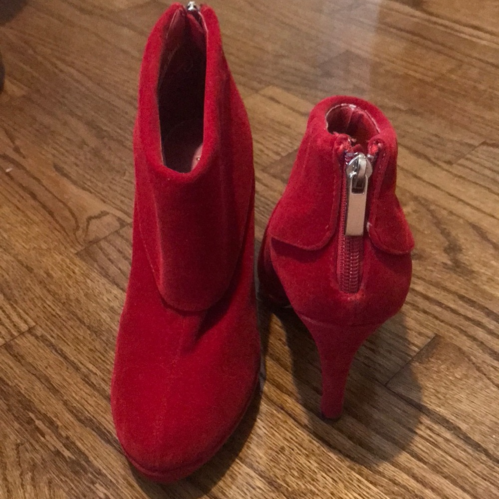 Heels - Picture 2 of 3